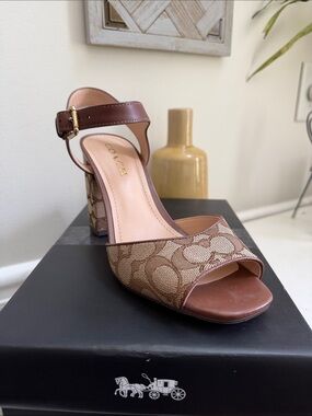 NIB Coach Marla Signature Canvas Sandals Size 9